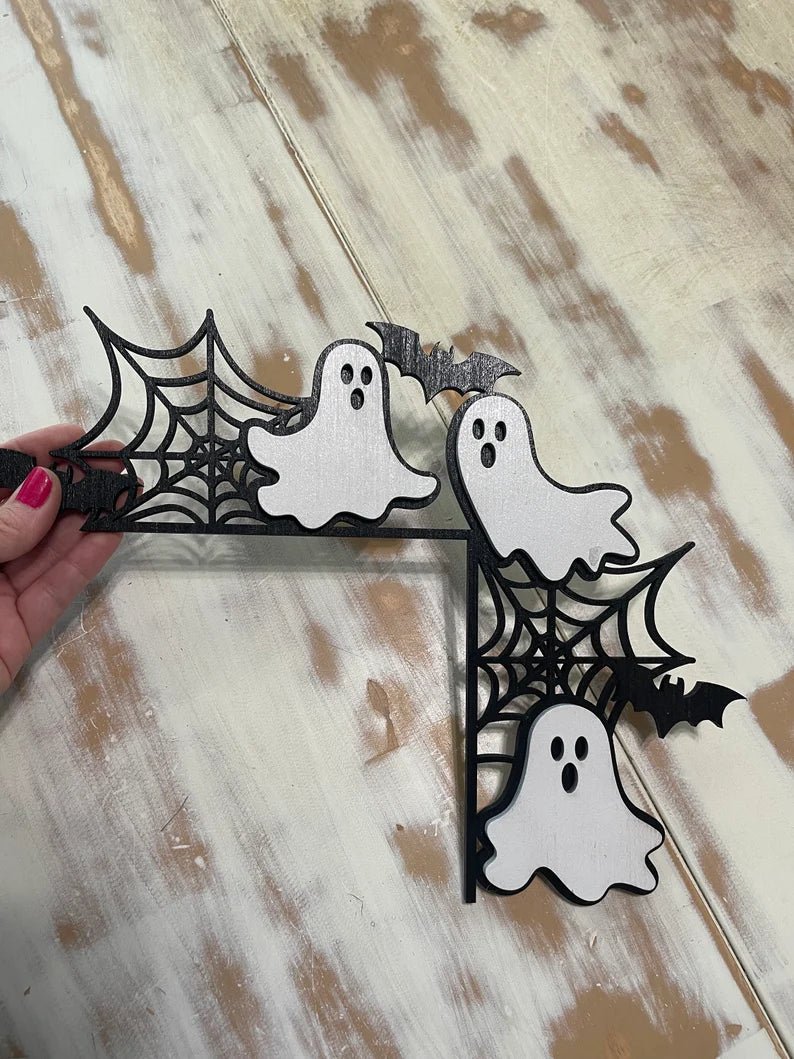 Halloween Door Corner Sign - Door Corner Decor - Halloween Decorating - Halloween Signs - Spider Web Decor - Halloween Color - Three ghosts - Family Watchs