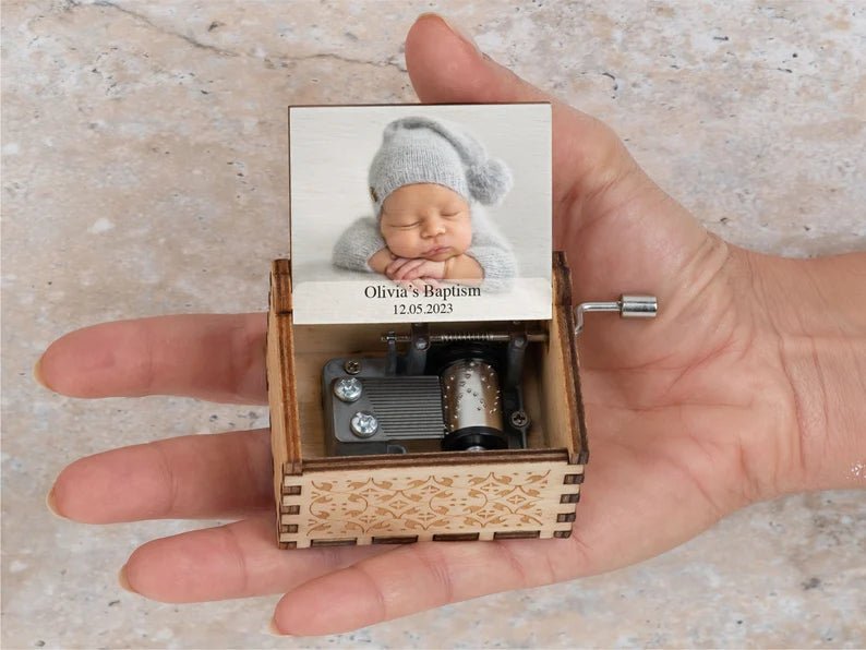 Personalized Custom Wooden Music Box Couple Gift, Anniversary Gift, Birthday Gift - Family Watchs